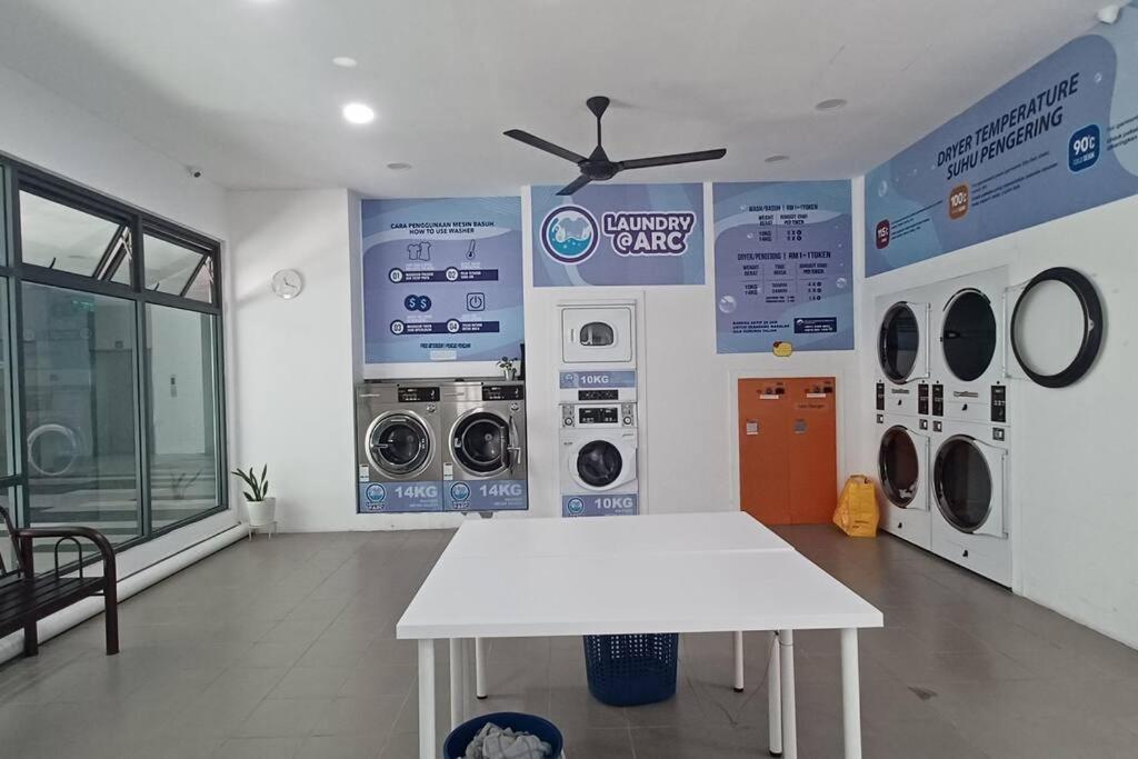 Homestay Arc Cozyhome Austin Hills 4-5Pax Johor Bahru Dış mekan fotoğraf